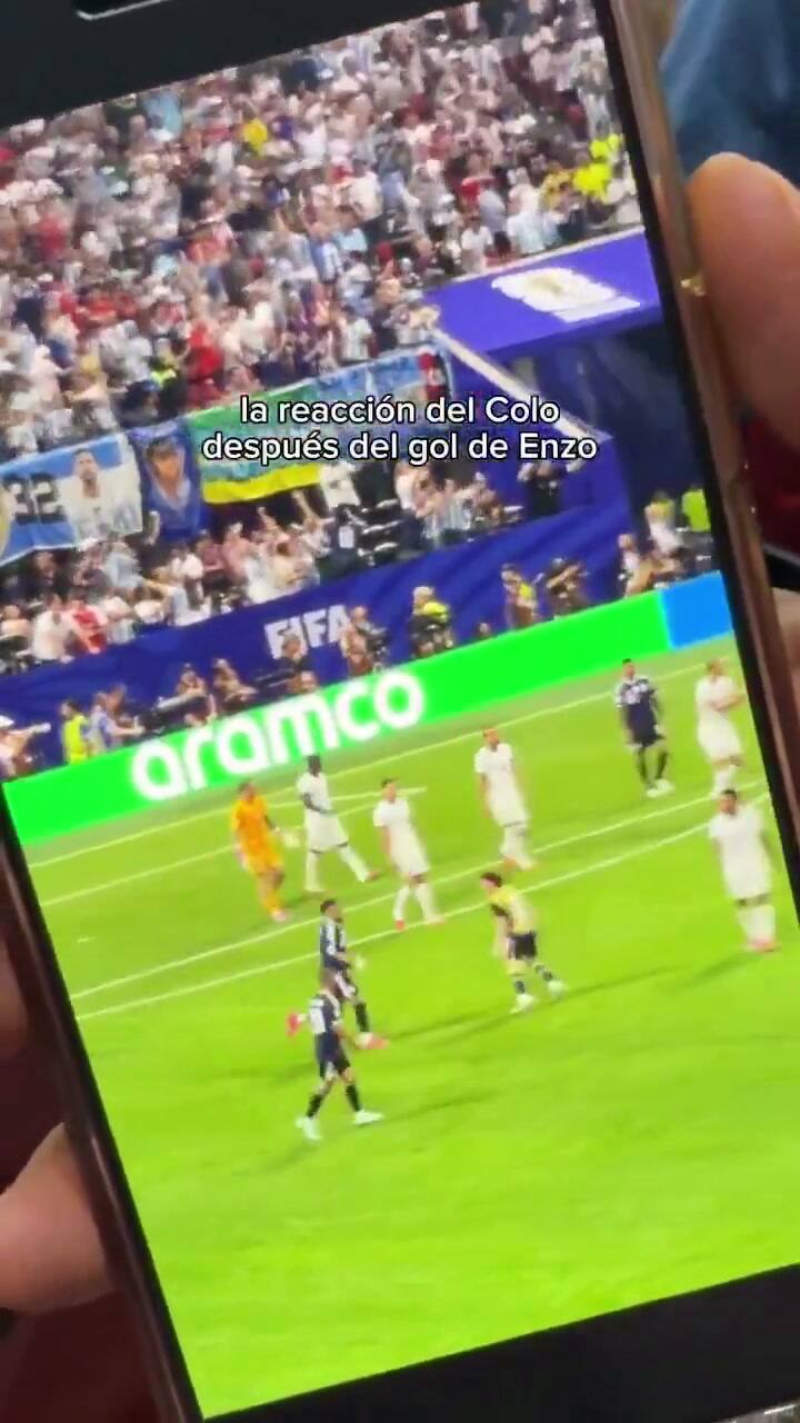 El festejo del Colo Barco tras el gol de Enzo y antes de que Bellingham le pegara