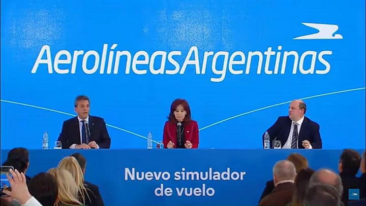 Massa: 'Dicen que Aerolíneas pierde plata, pero este año el Tesoro le transfirió 0 pesos'