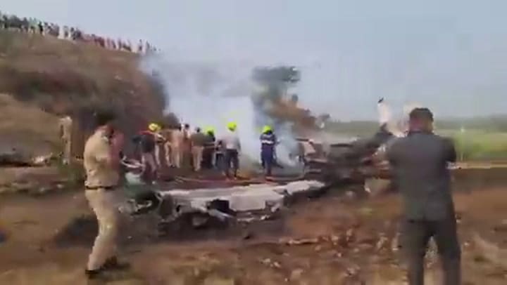 Se estrelló un avión privado en el que viajaba un viceministro de India: no hubo sobrevivientes