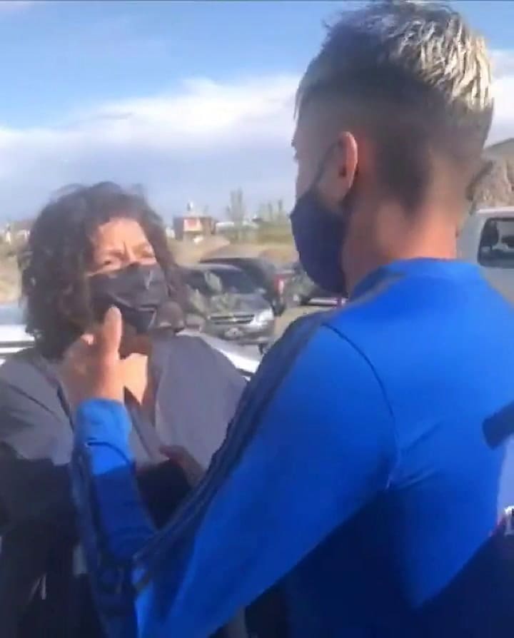 La ministra Carla Vizzotti tuvo una discusión por las vacunas con un joven