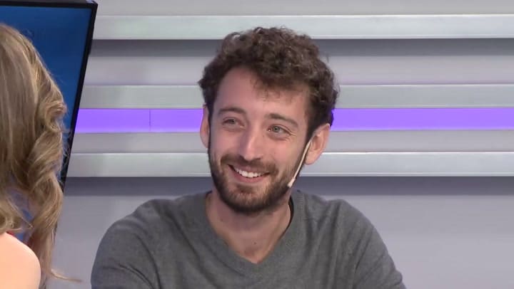 Un millennial que colgó el título de médico y hoy salva vidas desde otro lugar