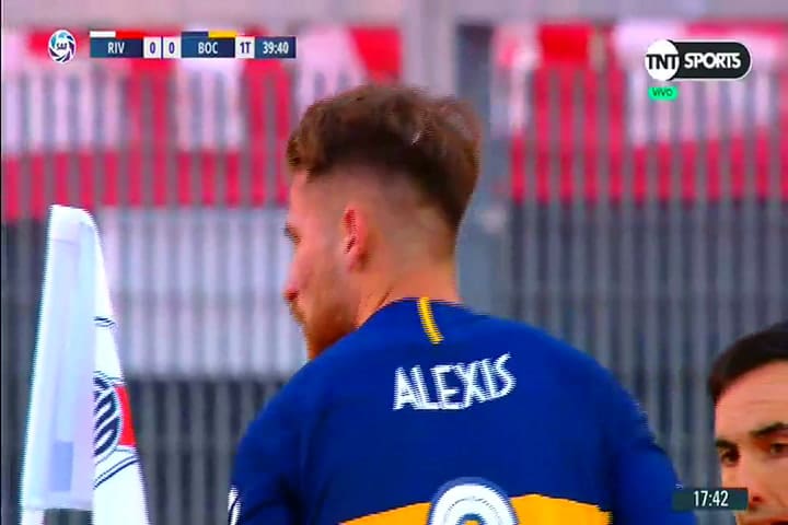 Hurtado le entró con todo a Paulo Díaz y Rapallini le sacó la amarilla - Fuente: TNT Sports