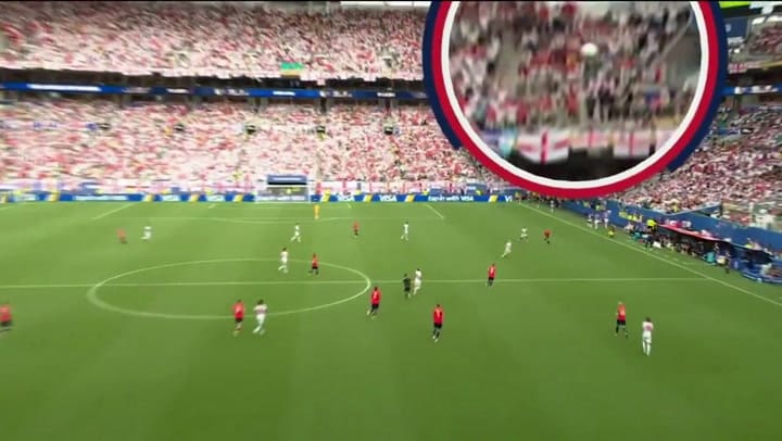 La pelota pega en el cable en el gol de Inglaterra