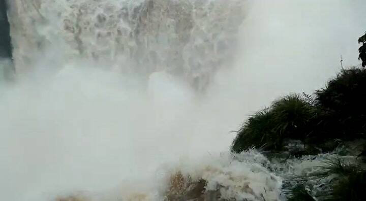 Desborde en cataratas