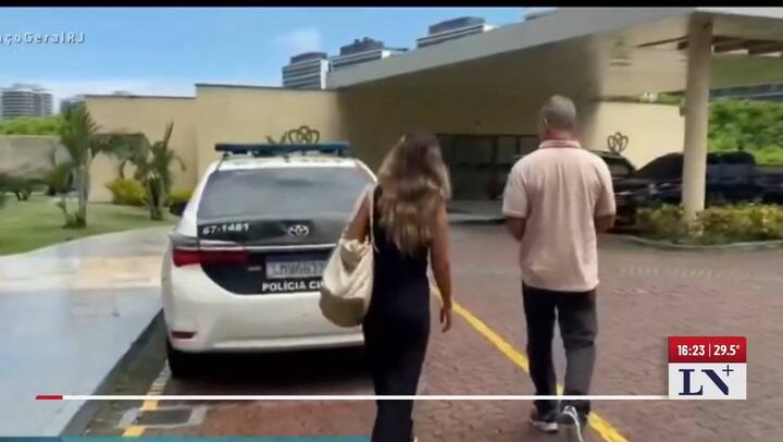 El traslado a la comisaria de Agostina Paez