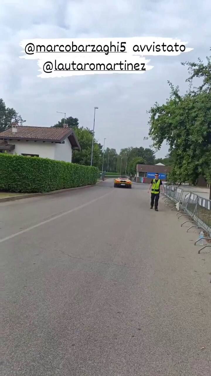 Lautaro Martínez llegando al entrenamiento del Inter