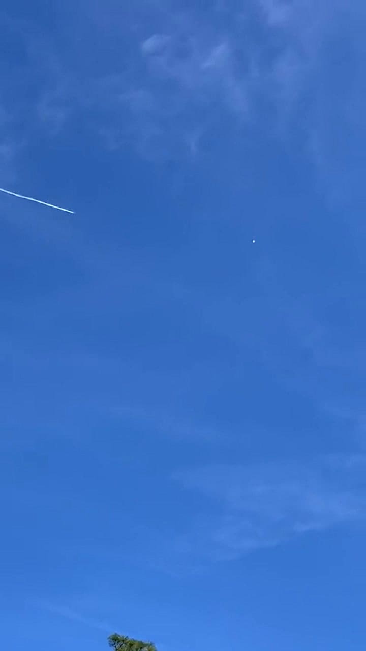 El momento del derribo del 'globo espía chino' en Estados Unidos