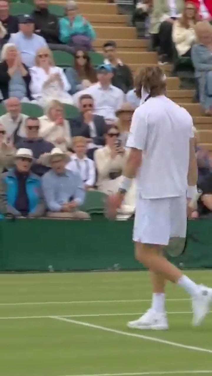 Rublev perdió un punto en Wimbledon y enloqueció