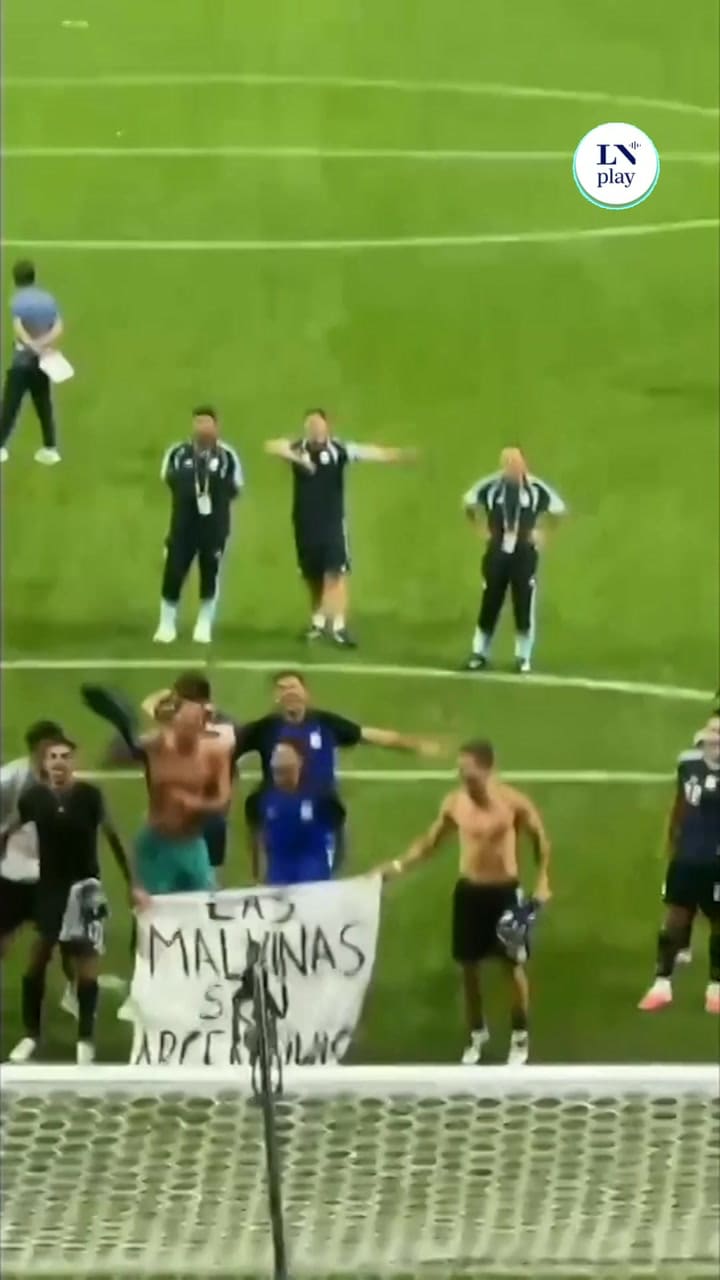 "Las Malvinas son argentinas": la bandera que mostró la Selección tras ganarle a Inglaterra