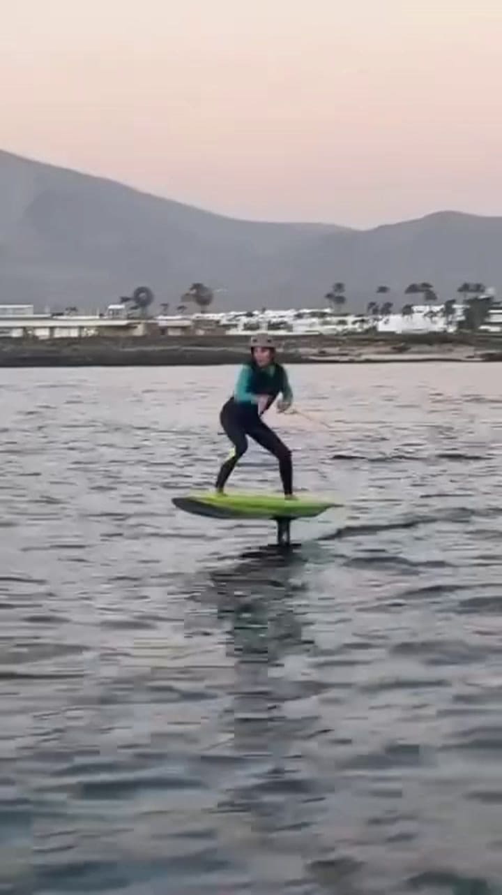 Juana Viale practicó deportes acuáticos durante sus vacaciones