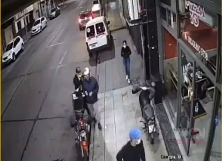 Robo en una pizzería en Wilde