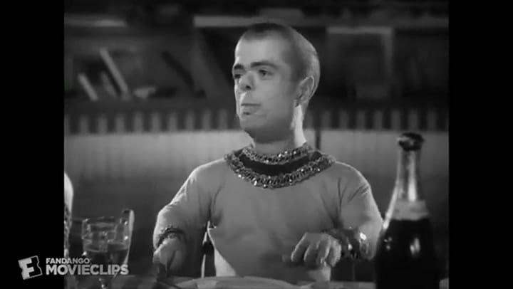 Angelo Salvatore Rossitto en una escena de la película Freaks