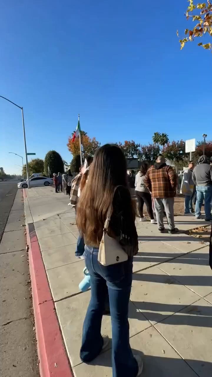 El consulado de México realizó una jornada de doble nacionalidad en California