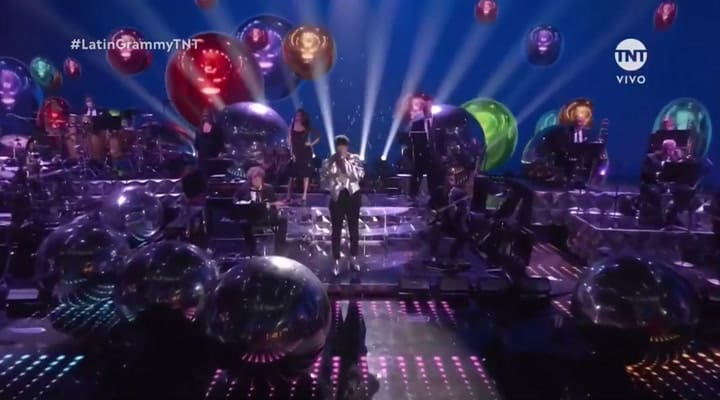Latin Grammys: la presentación de Sebastián Yatra - Fuente: TNT