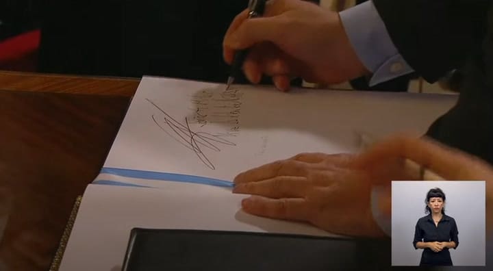 Asunción presidencial: el mensaje que dejó Javier Milei en los libros de honor del Congreso antes de asumir