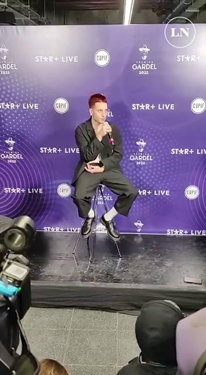 Entrevista a Wos luego de recibir el premio Oro