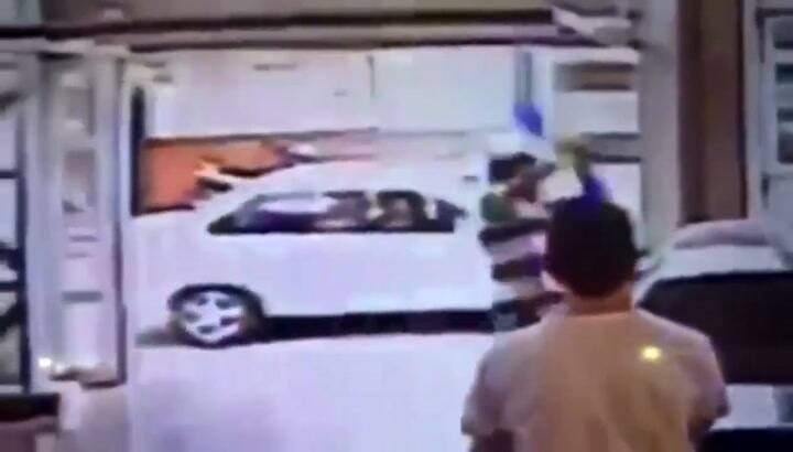 Un hombre ingresó a una concesionaria de autos y destrozó un Audi con un hacha - Fuente: LM Neuquén