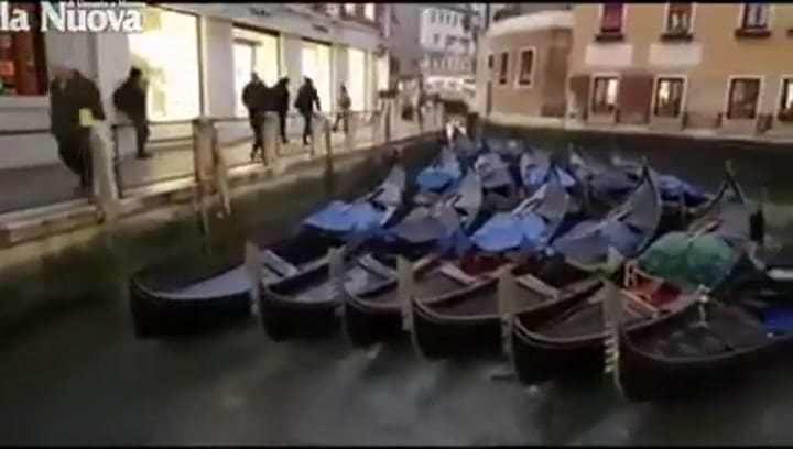 Los canales de Venecia sin agua