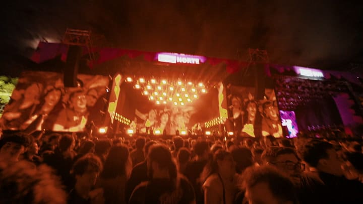 El Festival Bandera al caer la noche