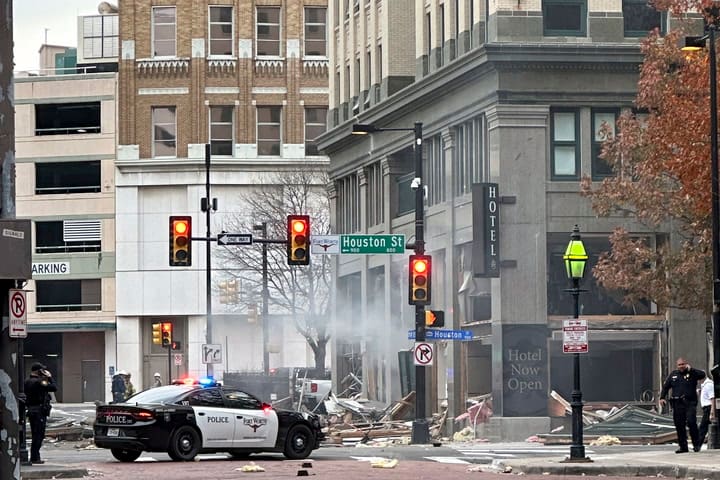 Estados Unidos. Explosión y 21 heridos en un emblemático hotel de Texas