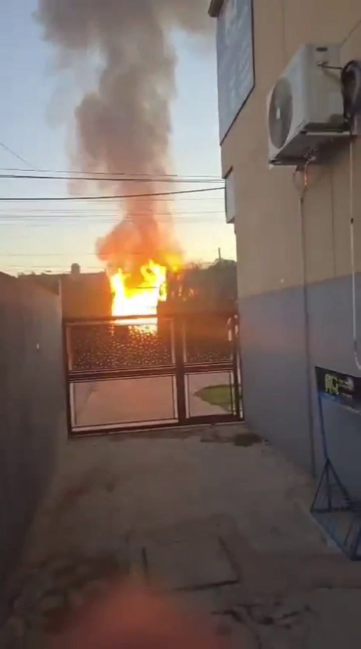 Incendio en un depósito de garrafas en Mariano Acosta: reportan explosiones