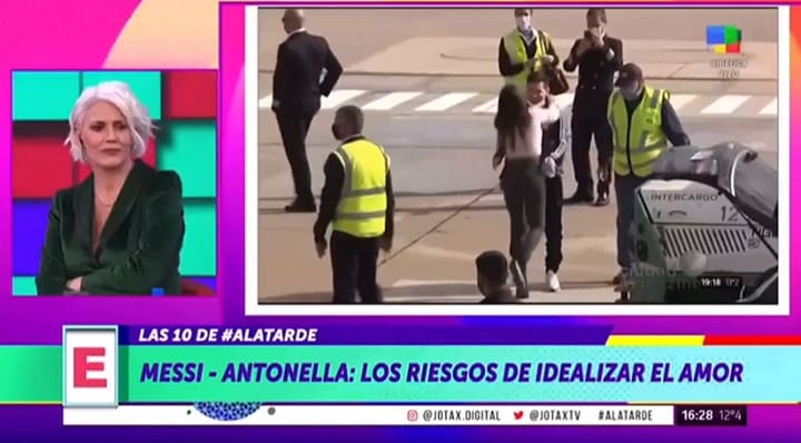 Sabrina Rojas cuestionó la relación entre Antonela Roccuzzo y Lionel Messi (YouTube: América TV)