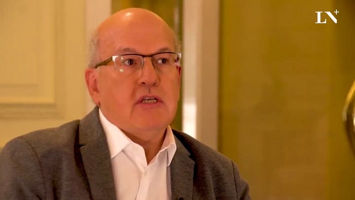 Mark Kent, líder en una nueva manera de ejercer la diplomacia