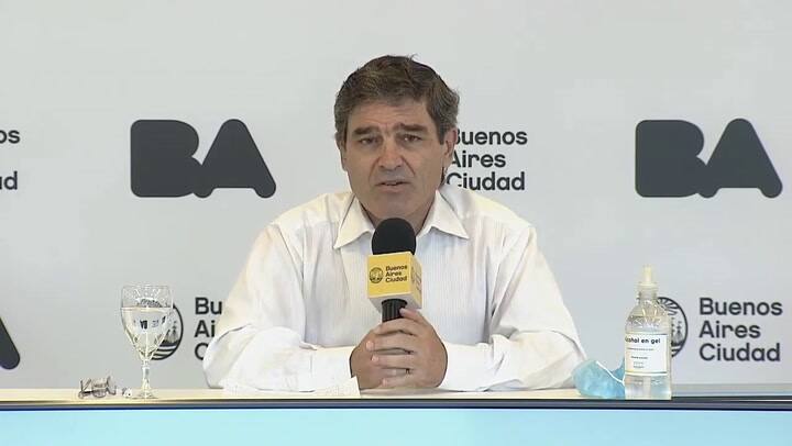 Fernán Quirós reflexionó sobre el impacto en los contagios por la aglomeración en la despedida de Ma