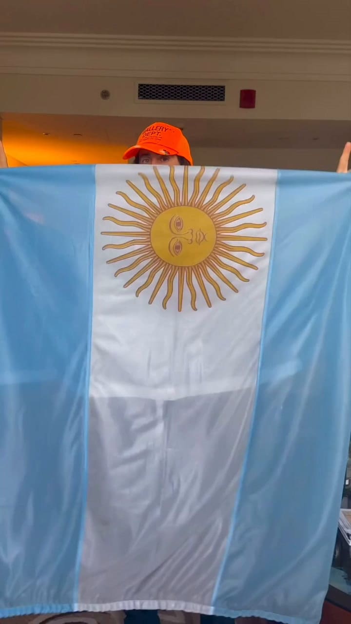 El truco de Jared Leto con la bandera Argentina