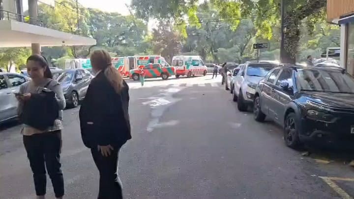 El SAME desarrolló un operativo con 8 móviles en Lafinur y Libertador.