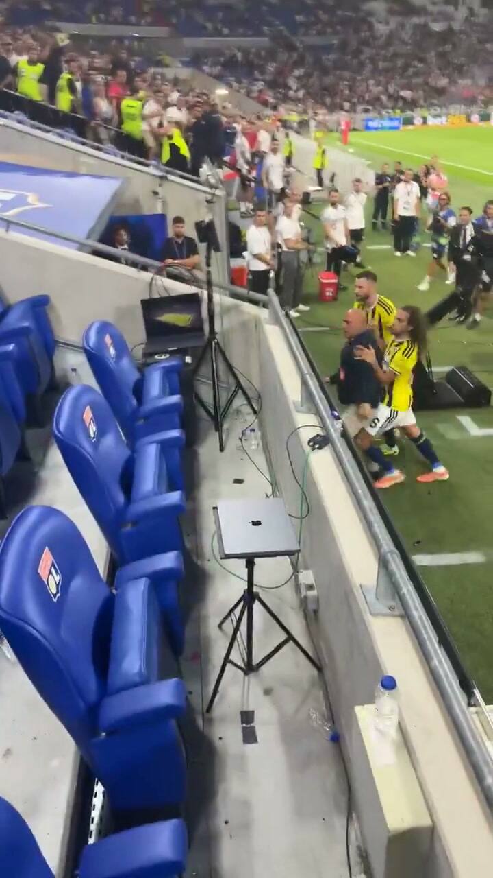 Incidentes en el partido entre Fenerbahçe y Lyon