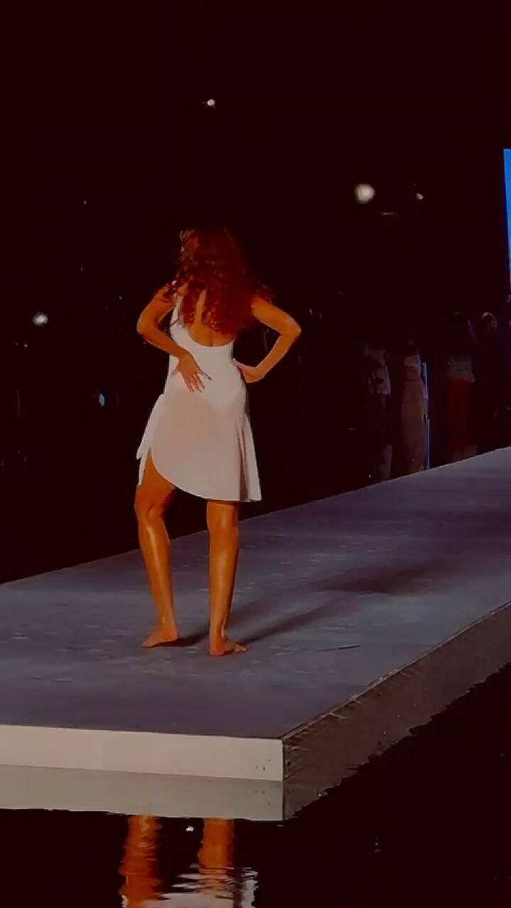 La supermodelo Carol Alt desfiló en la pasarela del Miami Swim Week
