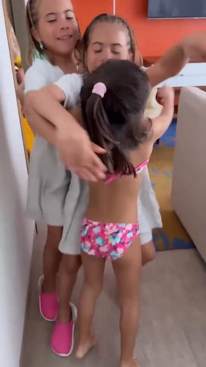 El emotivo reencuentro de las hijas de Cinthia Fernández tras la internación