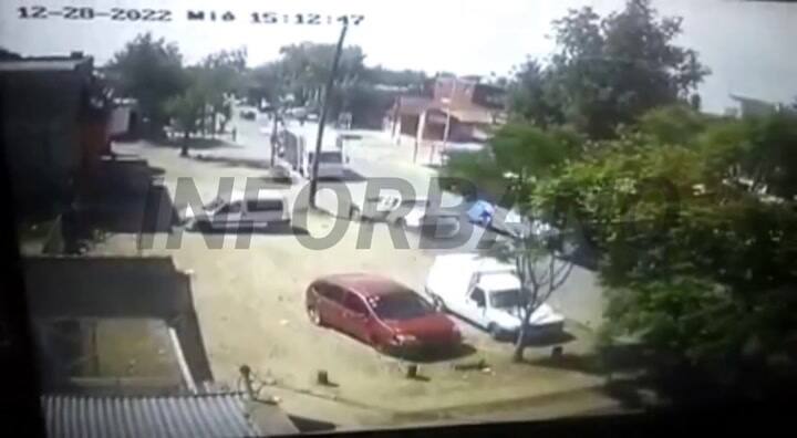 Así quedó un patrullero tras la persecución a un automóvil sospechoso