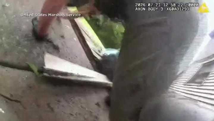 El accidente visto desde la cámara de un policía