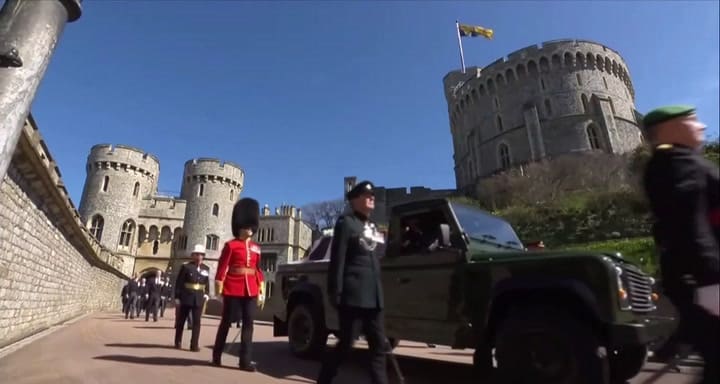 La reina Isabel ll y la Familia Real en el funeral del duque de Edimburgo