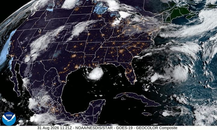 Satélite De La NOAA Sobre El Sistema En Formación En El Atlántico
