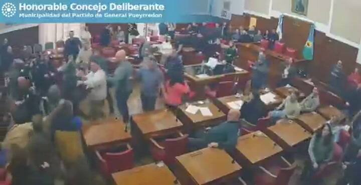 Escándalo en la sesión en el Concejo deliberante de Mar del Plata