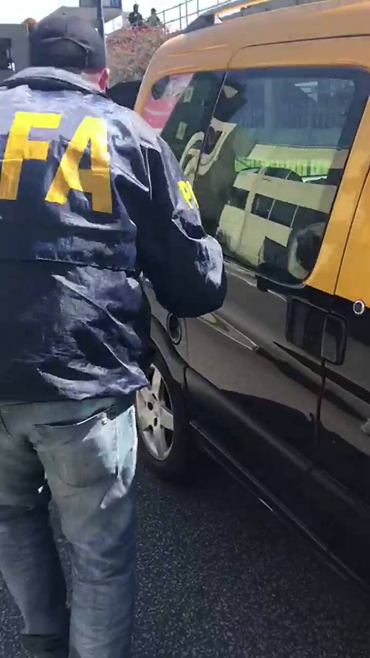 Otro golpe a la mafia de taxis
