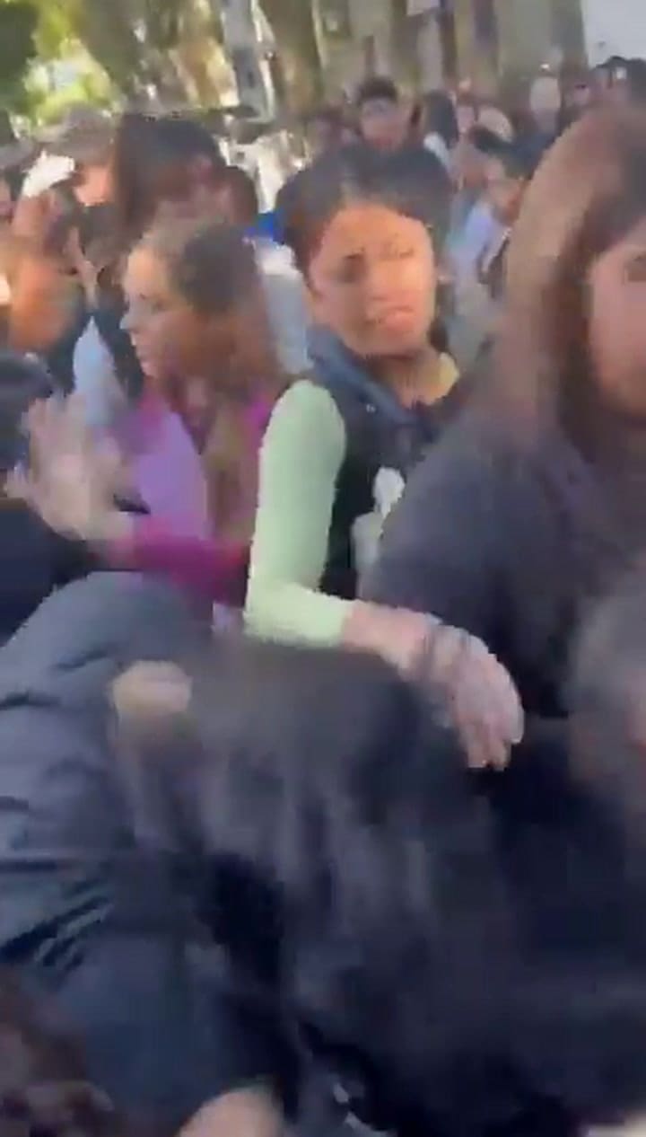 Escándalo y peleas entre fans: los detalles de la previa del show gratuito de Tini Stoessel