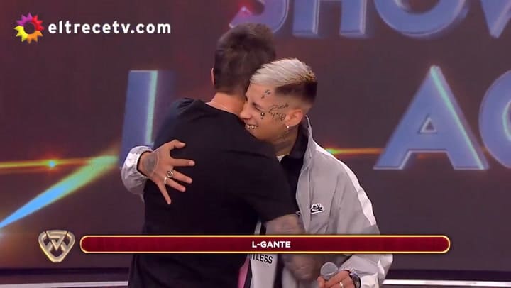 La divertida carla entre L-Gante y su madre en Showmatch
