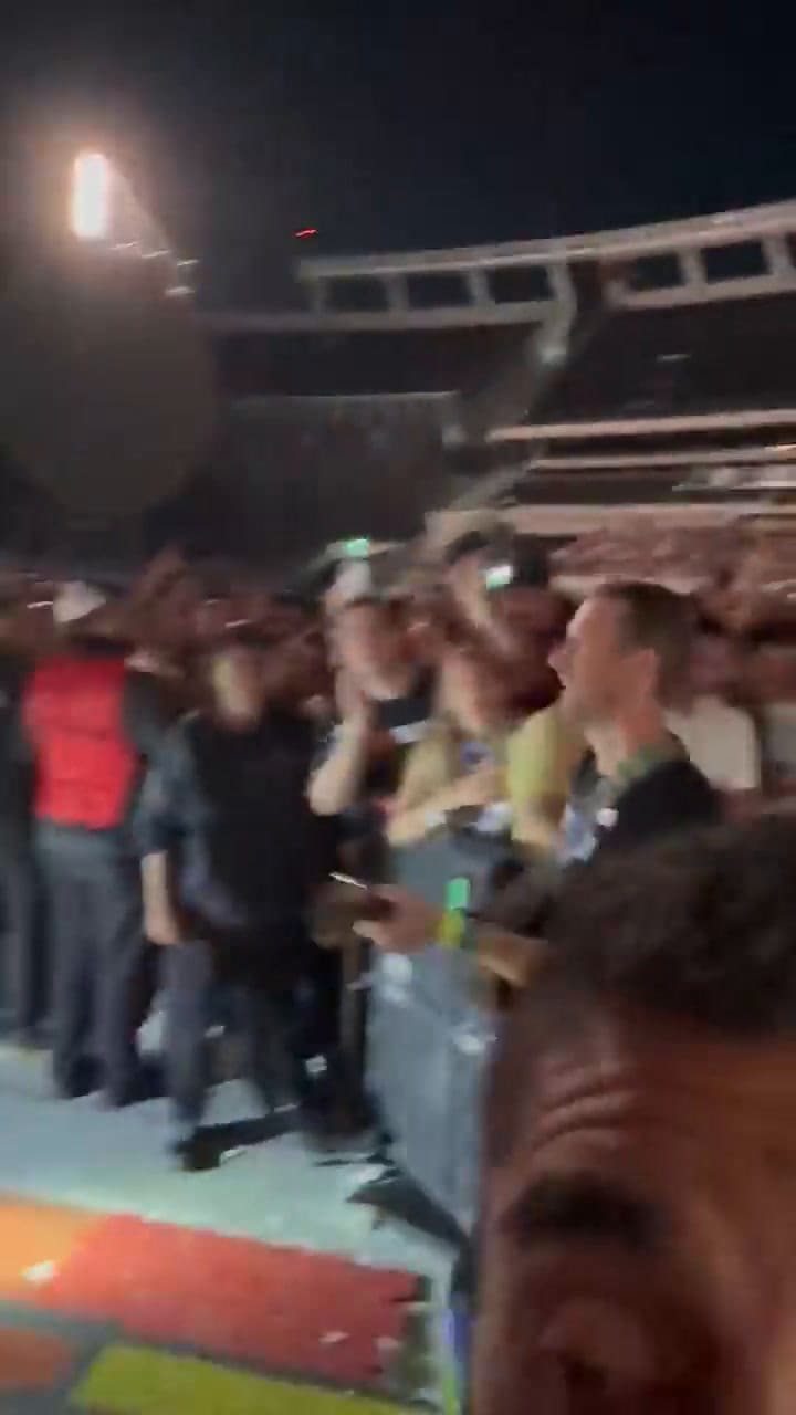 El romántico momento que vivieron Chris Martin y Dakota Johnson en River