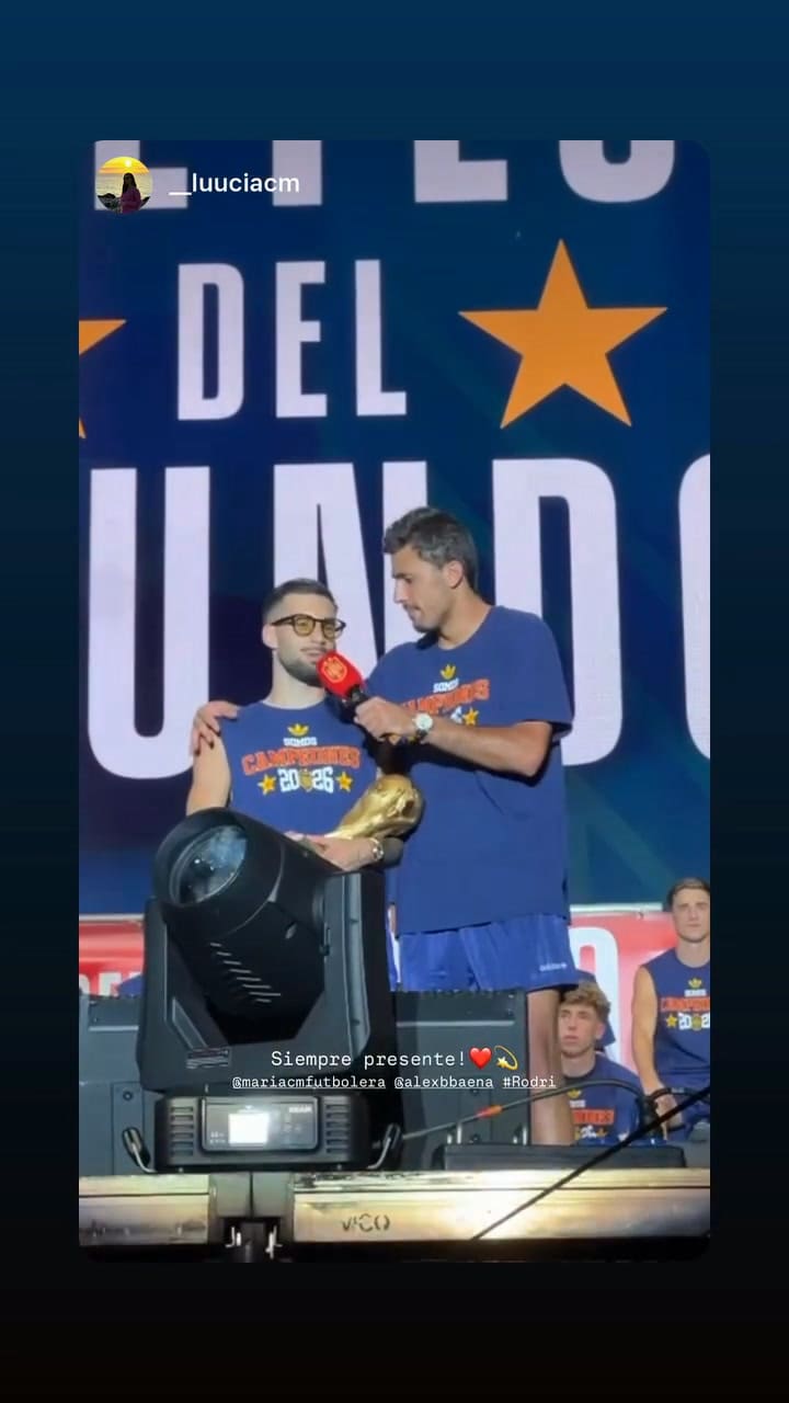 Rodri y Álex Baena recordaron a María durante los festejos