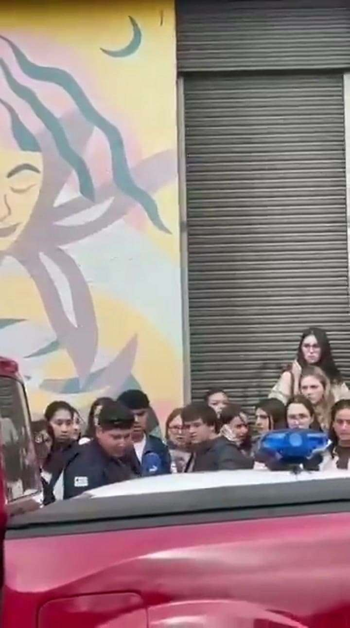 Así retiraba la Policía al agresor