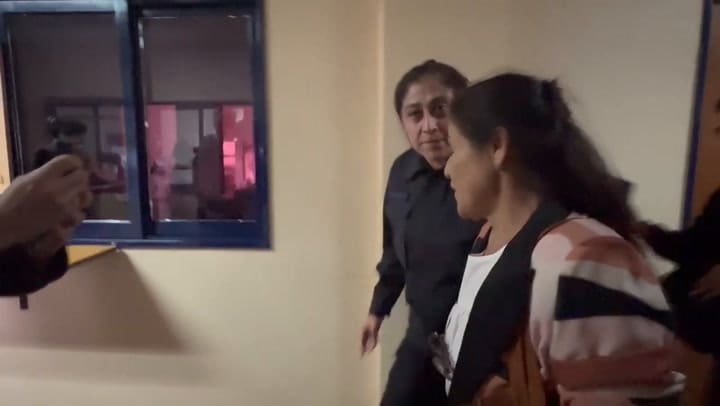 Así llegaba la madre de Fabiola Yáñez a los tribunales de Comodoro Py