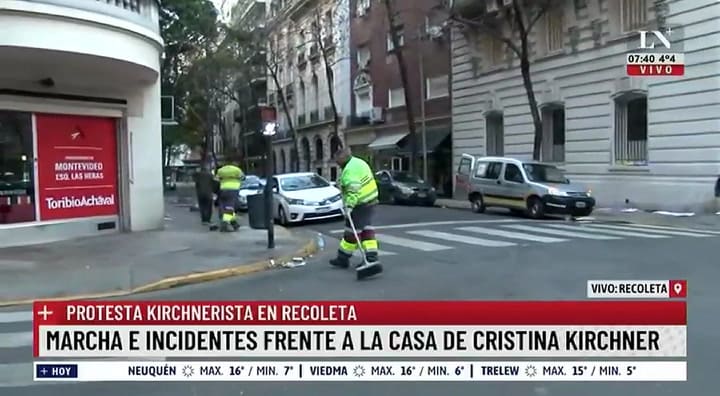 El graffiti en “lenguaje inclusivo” que pintaron frente a la casa de Cristina Kirchner