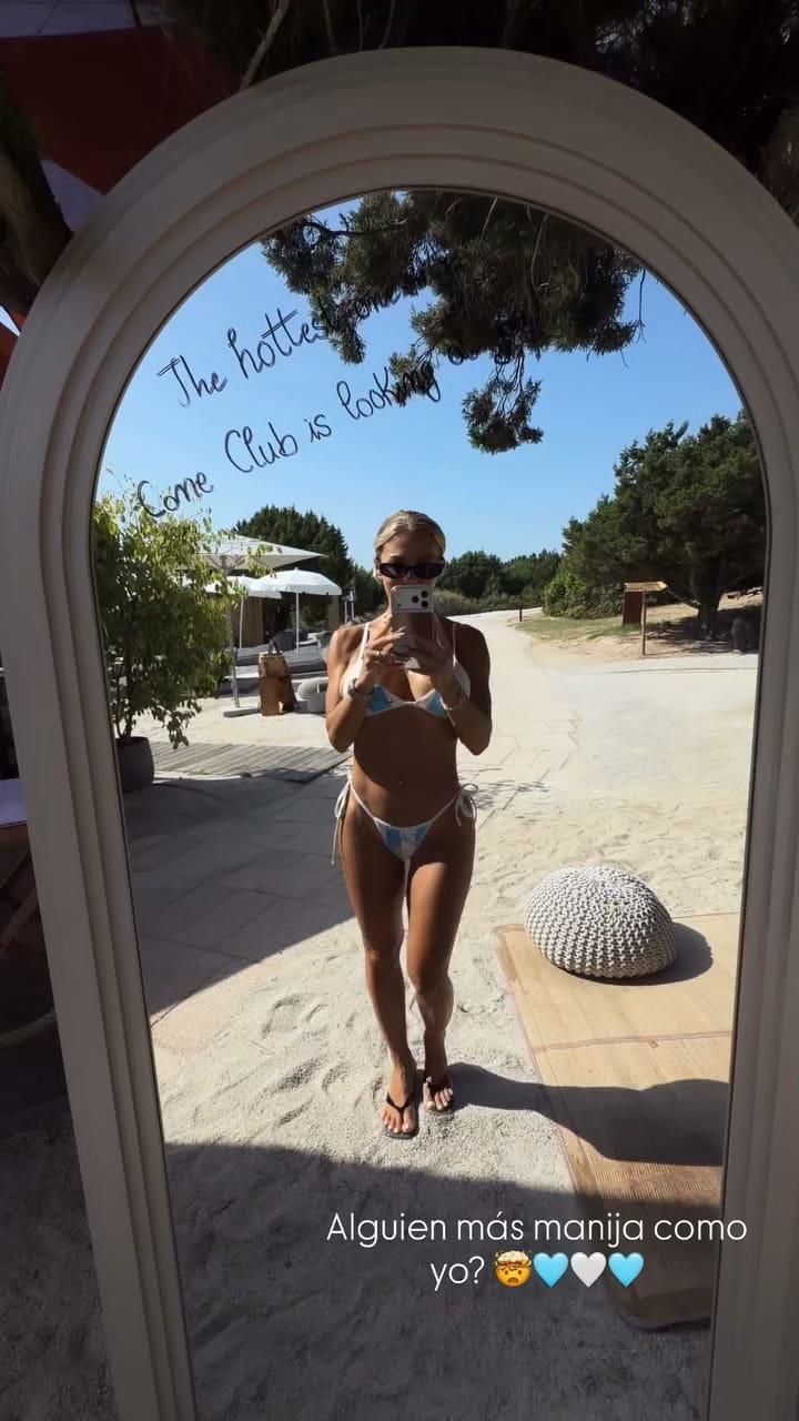 Evangelina Anderson sorprendió con una bikini argentina desde el verano europeo