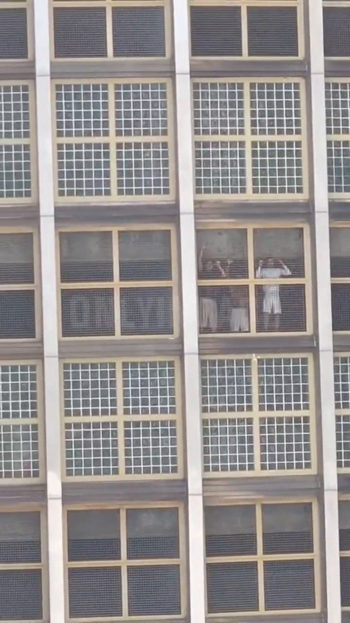 Prisioneros incomodan a residentes de una torre en Miami