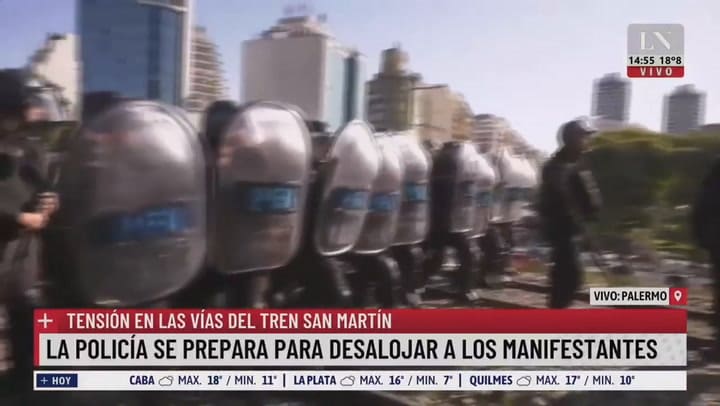 Corte de vías: Enfrentamientos entre la policía y manifestantes