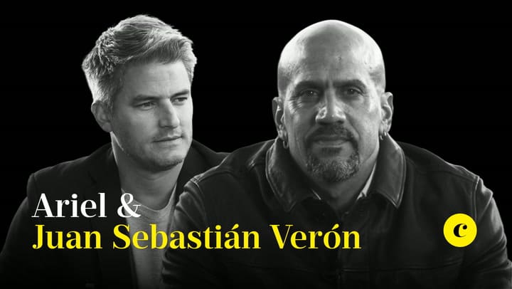Juan Sebastián Verón con Ariel Senosiain